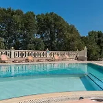 Golden Breeze By Linas Apartman